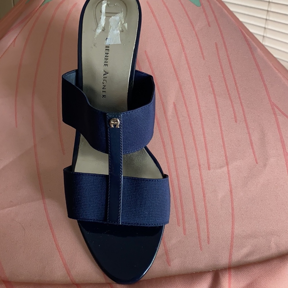 Shoes - Picture 6 of 7
